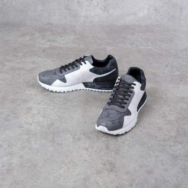 LOUIS VUITTON GREY SNEAKER