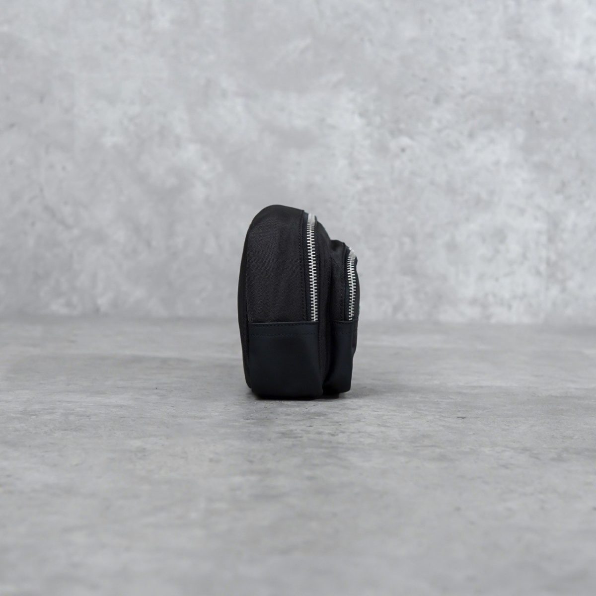CALVIN KLEIN BLACK POUCH