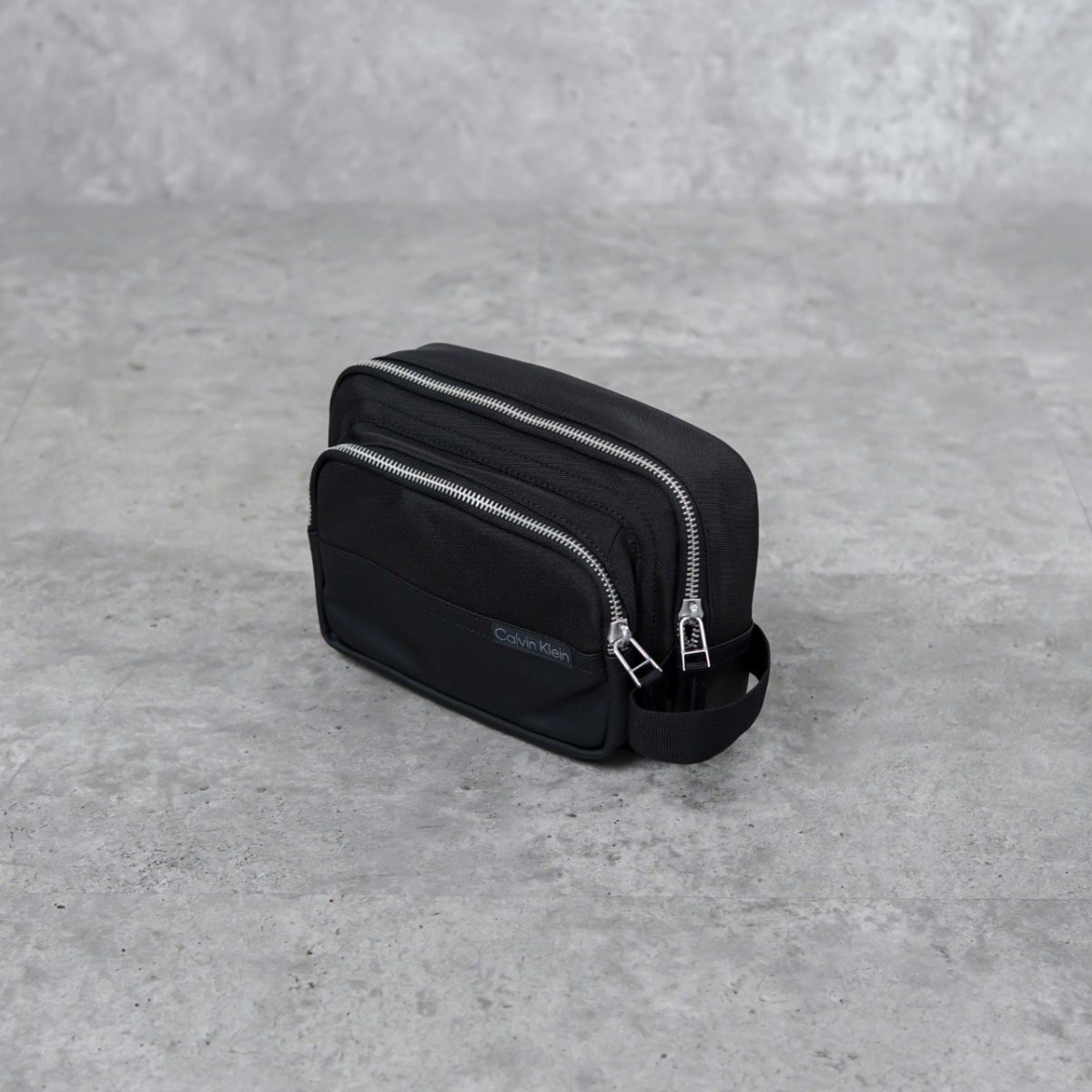 CALVIN KLEIN BLACK POUCH