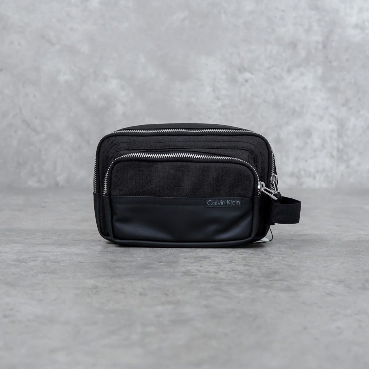 CALVIN KLEIN BLACK POUCH