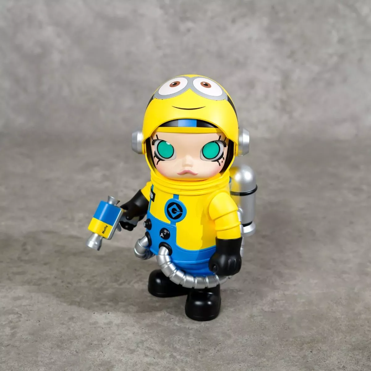 POP MART MEGA SPACE MOLLY X MINION