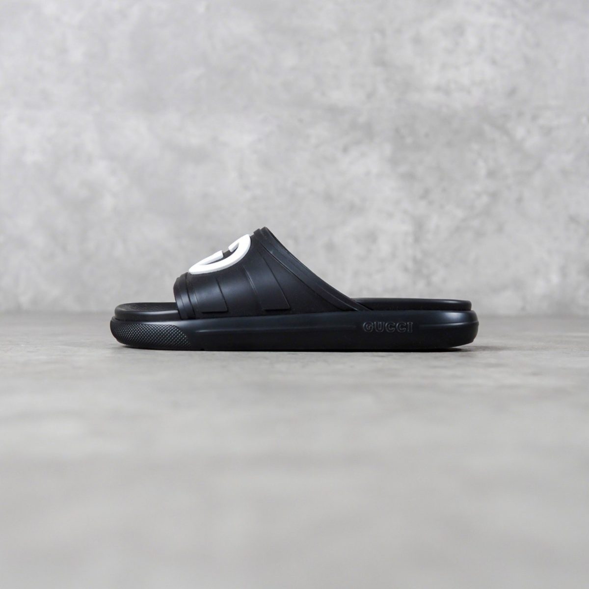 GUCCI BLACK SLIDE