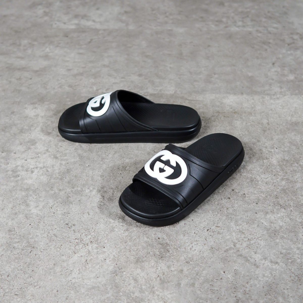 GUCCI BLACK SLIDE
