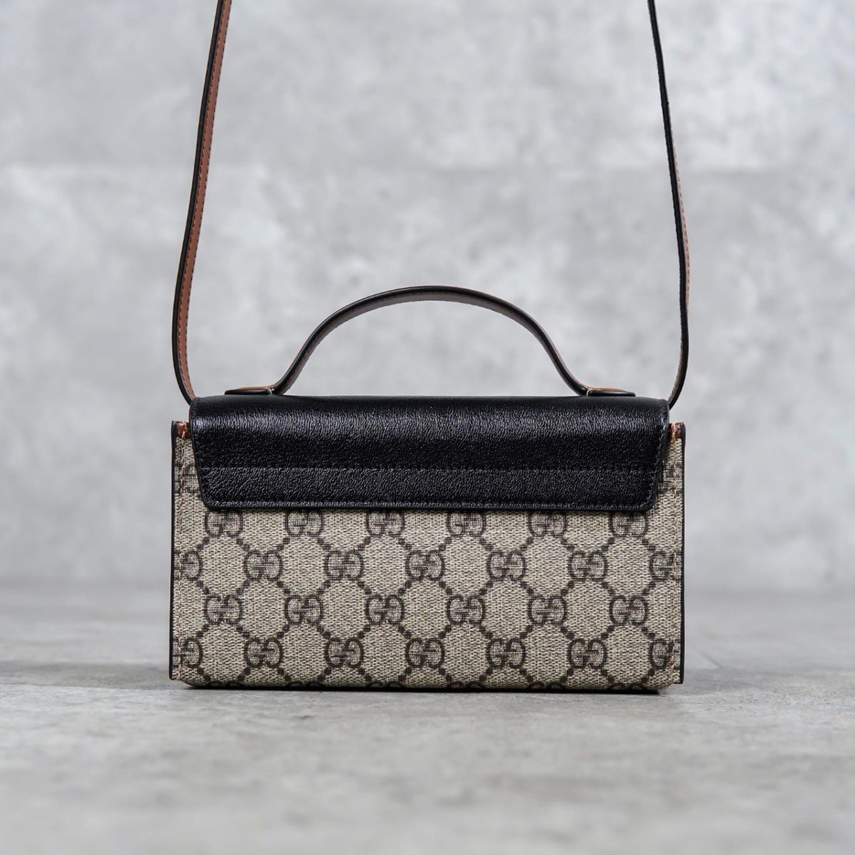 GUCCI BEIGE BLACK TOP HANDLE BAG