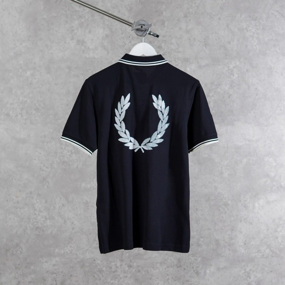 FRED PERRY LOGO SILVER BLACK POLO