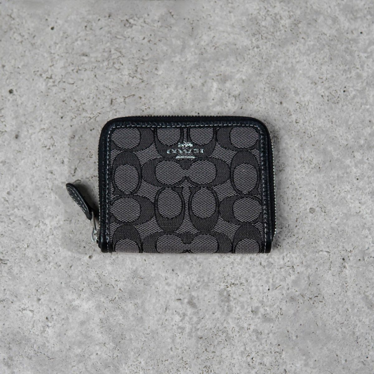 COACH GREY ZIP WALLET